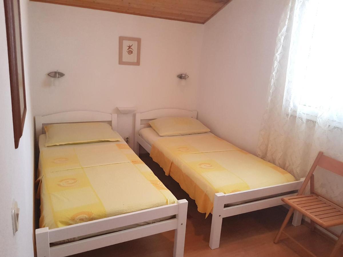 Sućuraj Apartments Mladen מראה חיצוני תמונה