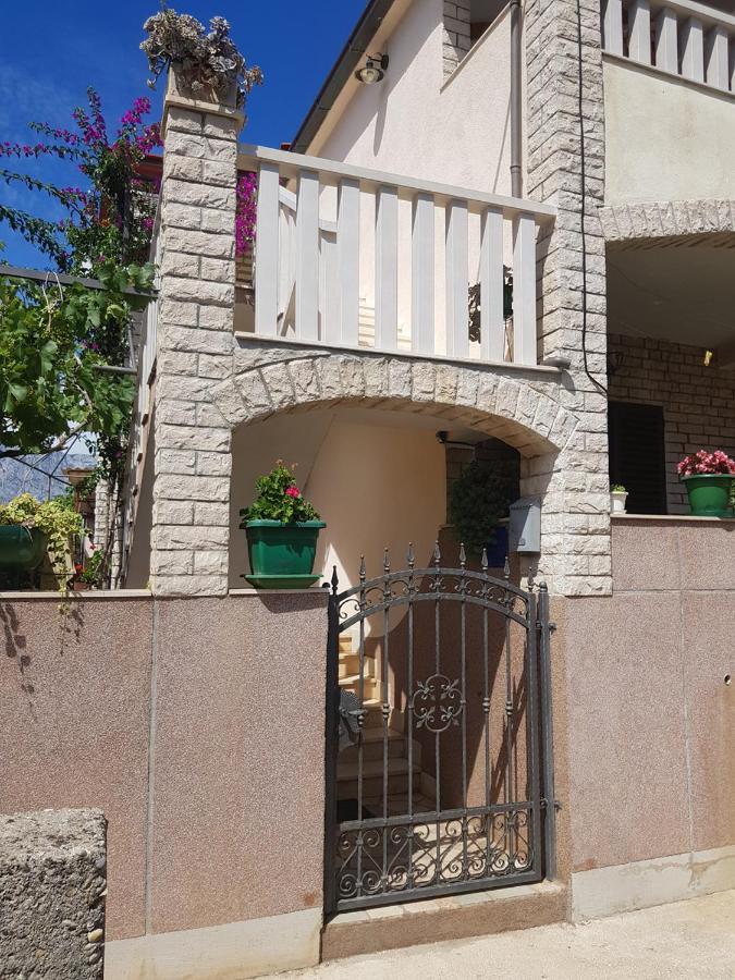 Sućuraj Apartments Mladen מראה חיצוני תמונה