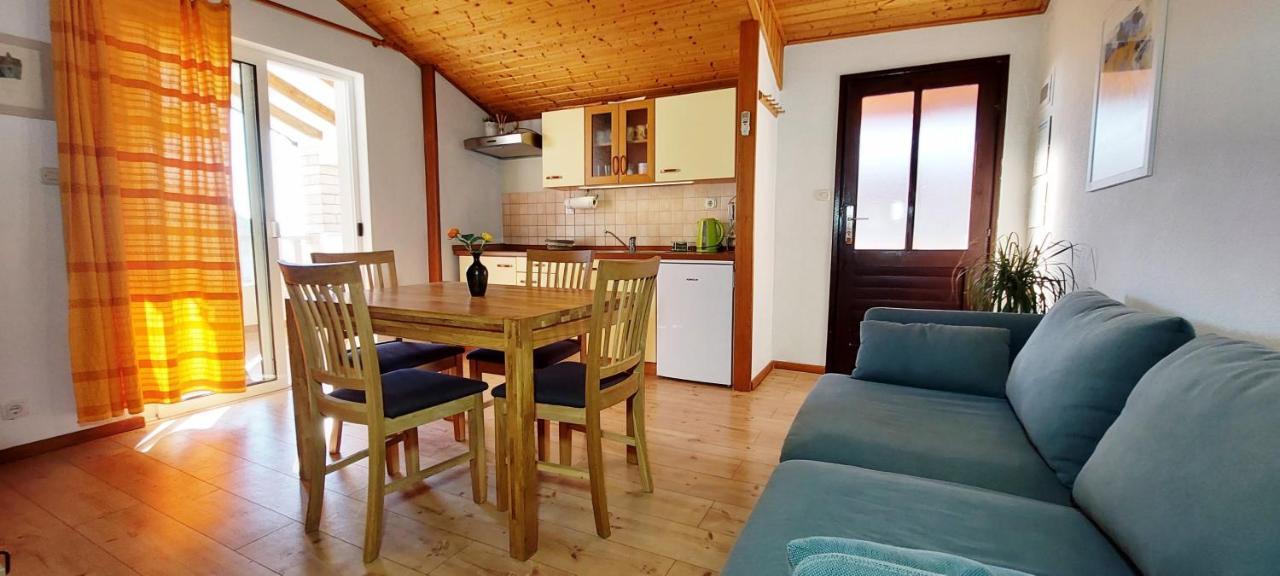 Sućuraj Apartments Mladen מראה חיצוני תמונה