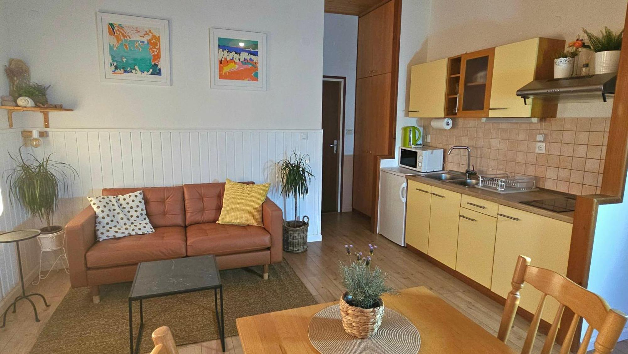 Sućuraj Apartments Mladen מראה חיצוני תמונה
