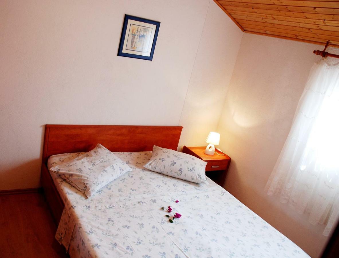 Sućuraj Apartments Mladen מראה חיצוני תמונה